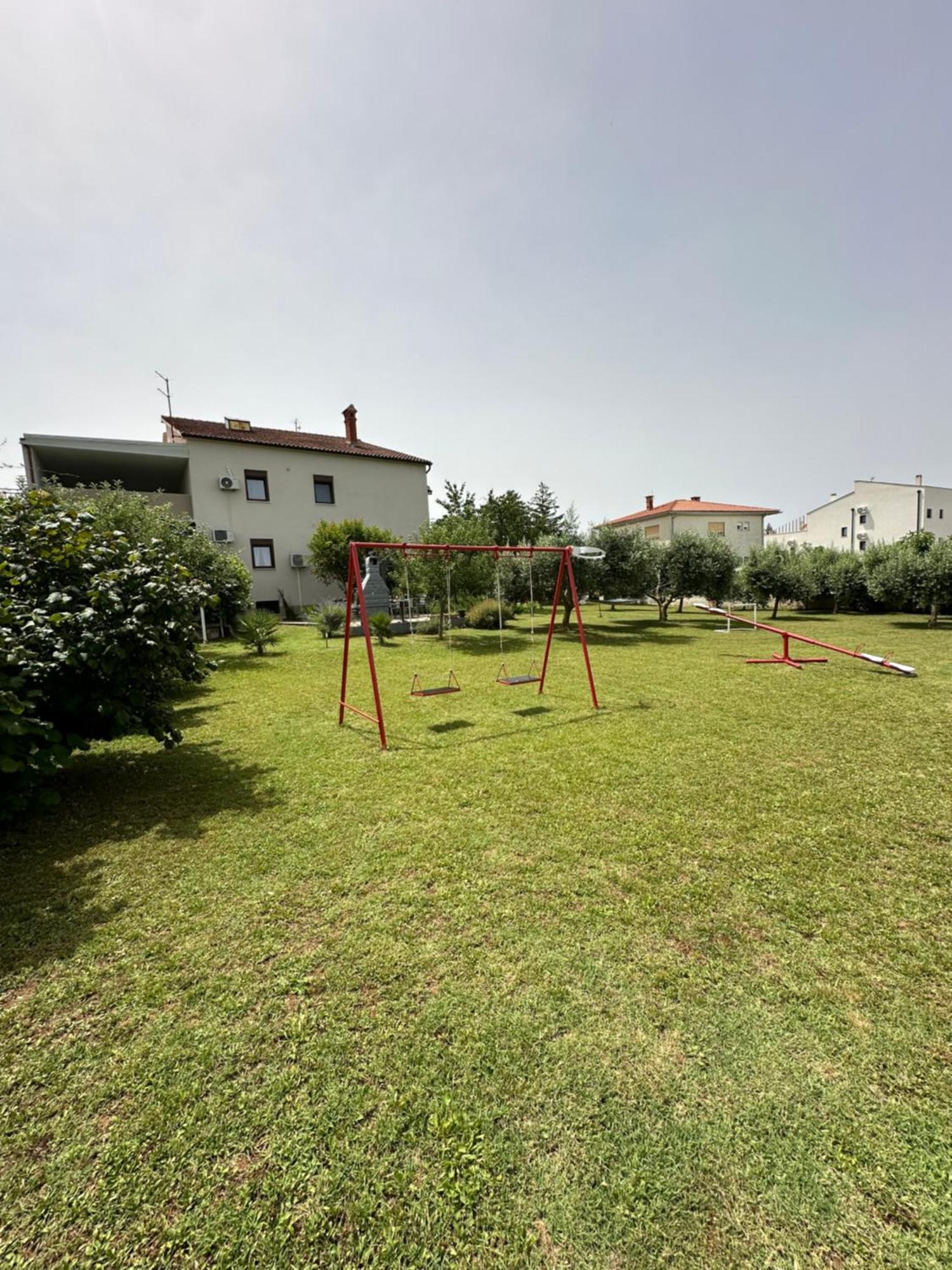 Apartment Karolina - Green Oasis Pola Esterno foto